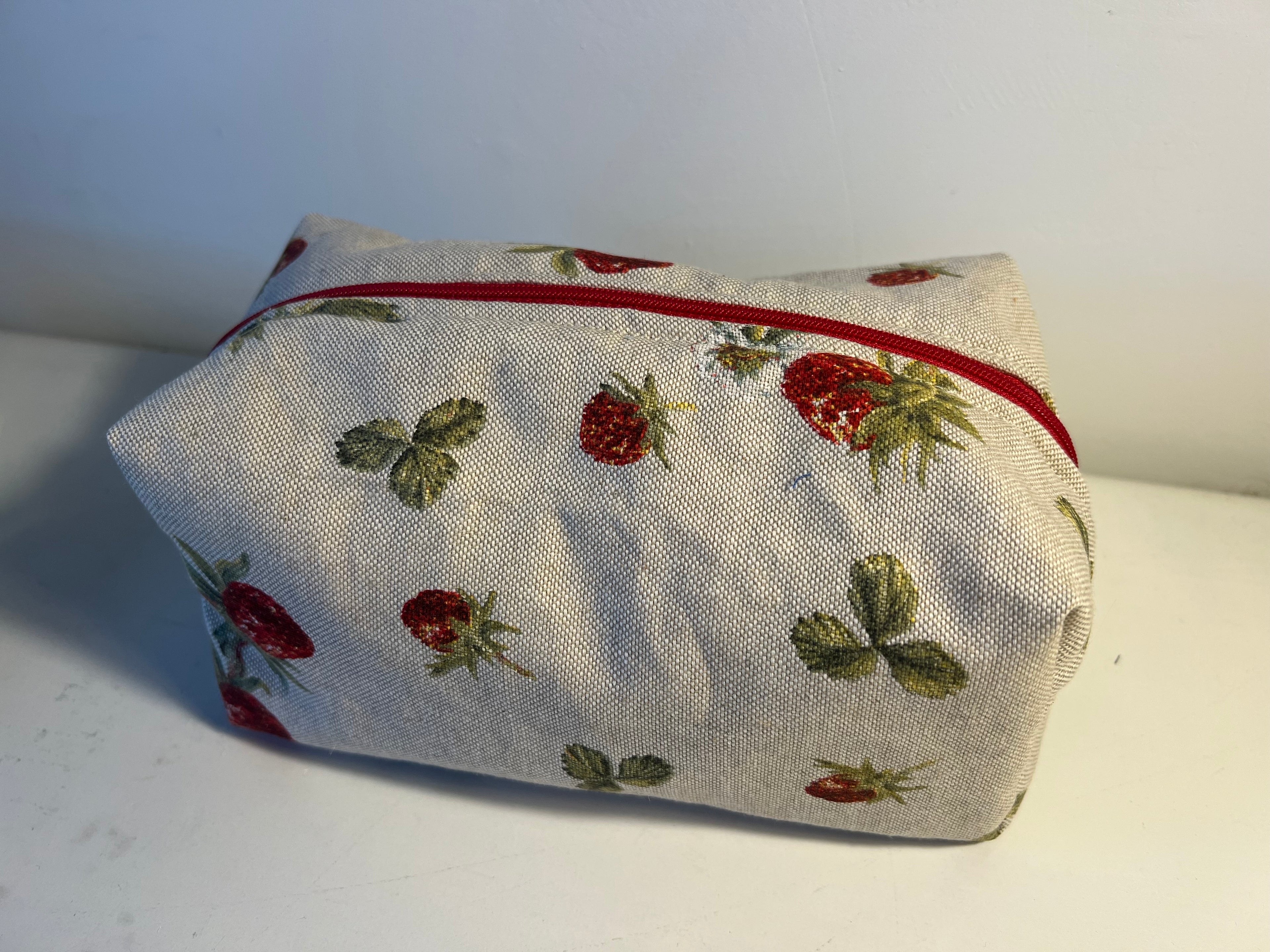 Toiletry Makeup Bag Sewing Pattern